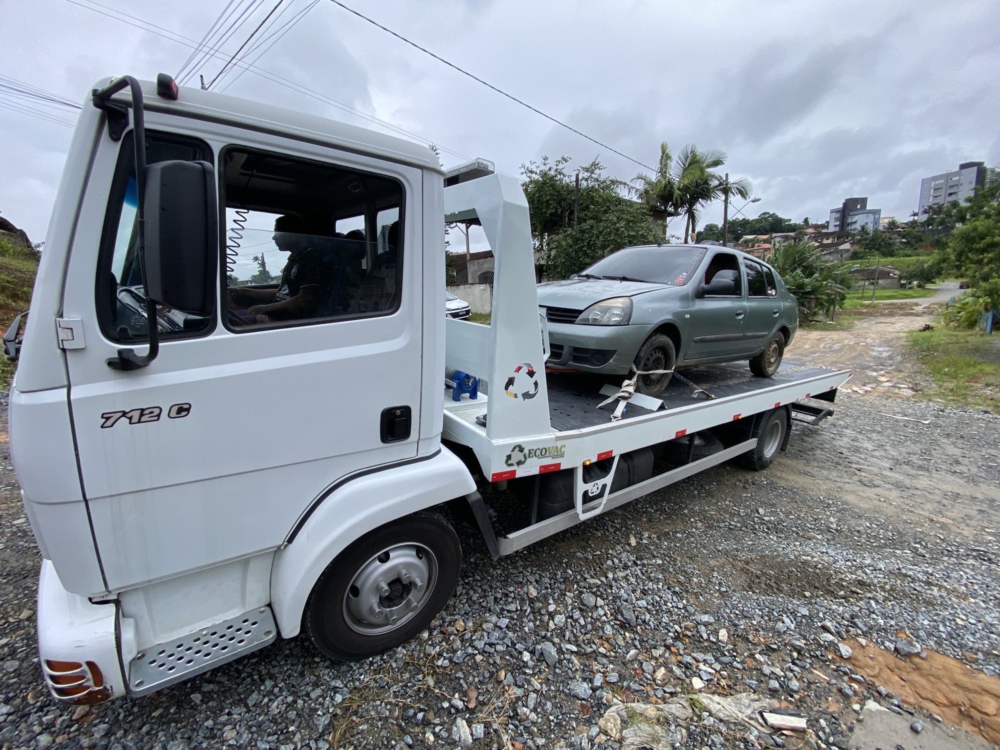 Situações ruins… Tito Guinchos te ajuda..